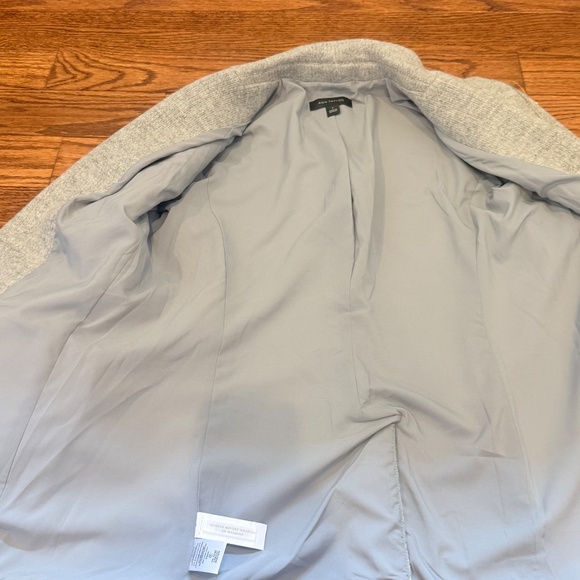 Ann Taylor Wool Plaid Blazer | Made in Portugal Size 4 - Gray - Picture 3 of 8